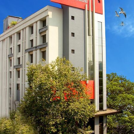 The Royal Orchid Hotel, Chembur Мумбаї Екстер'єр фото