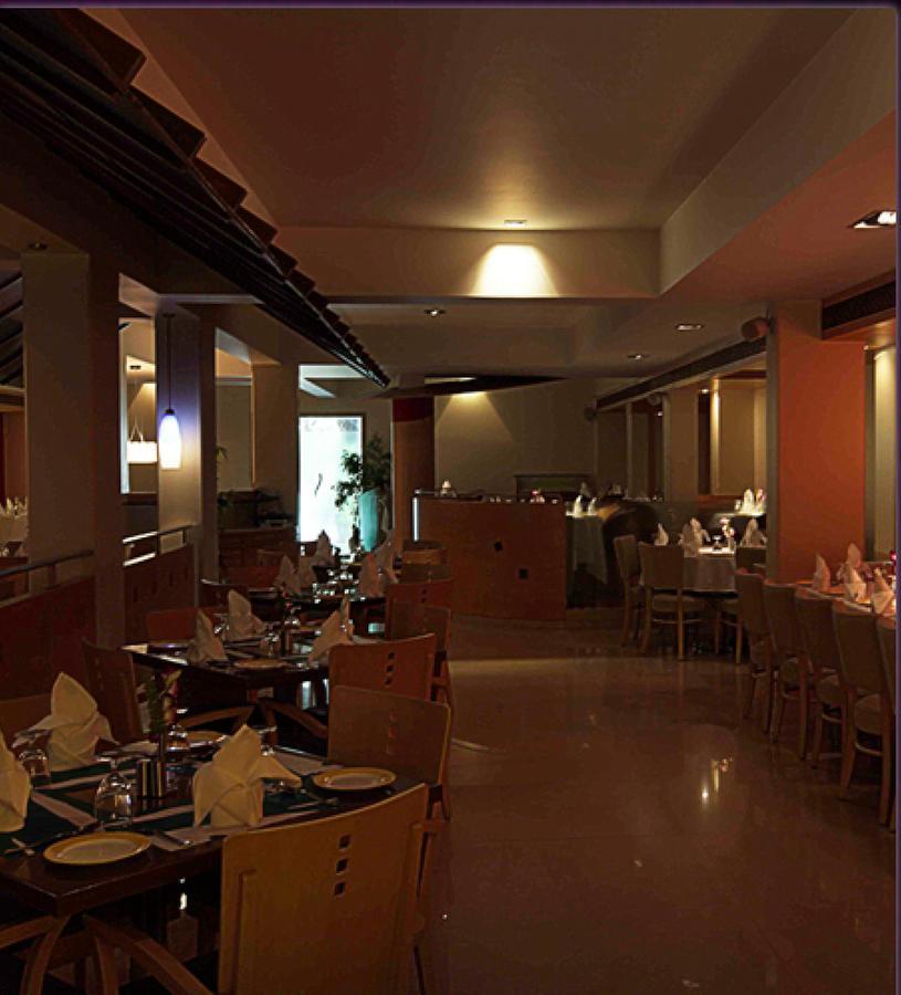 The Royal Orchid Hotel, Chembur Мумбаї Екстер'єр фото