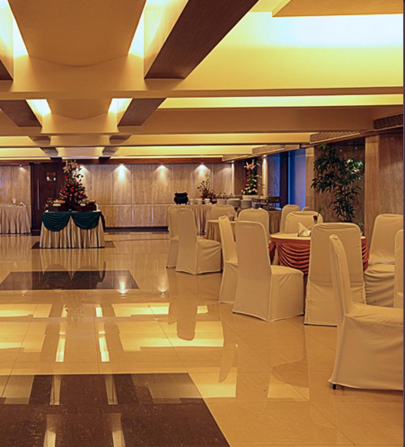 The Royal Orchid Hotel, Chembur Мумбаї Екстер'єр фото